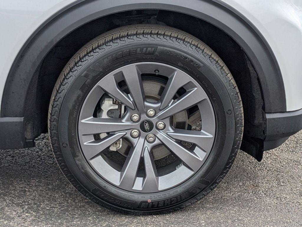 New 2025 Ford Explorer - photo 20