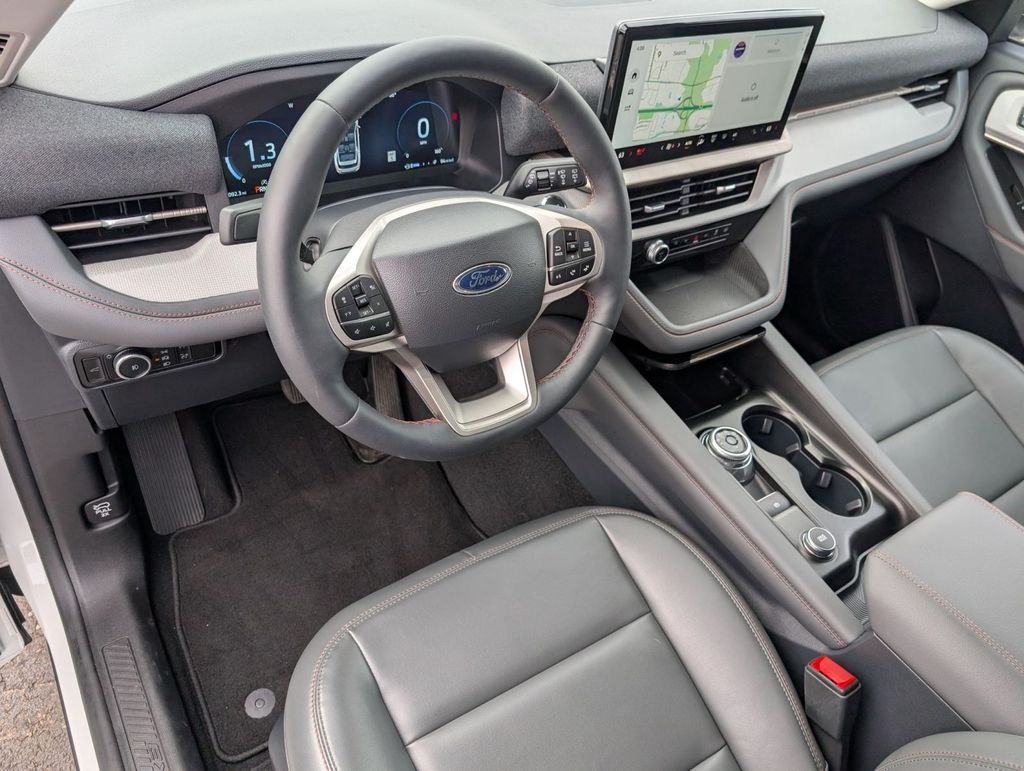 New 2025 Ford Explorer - photo 24