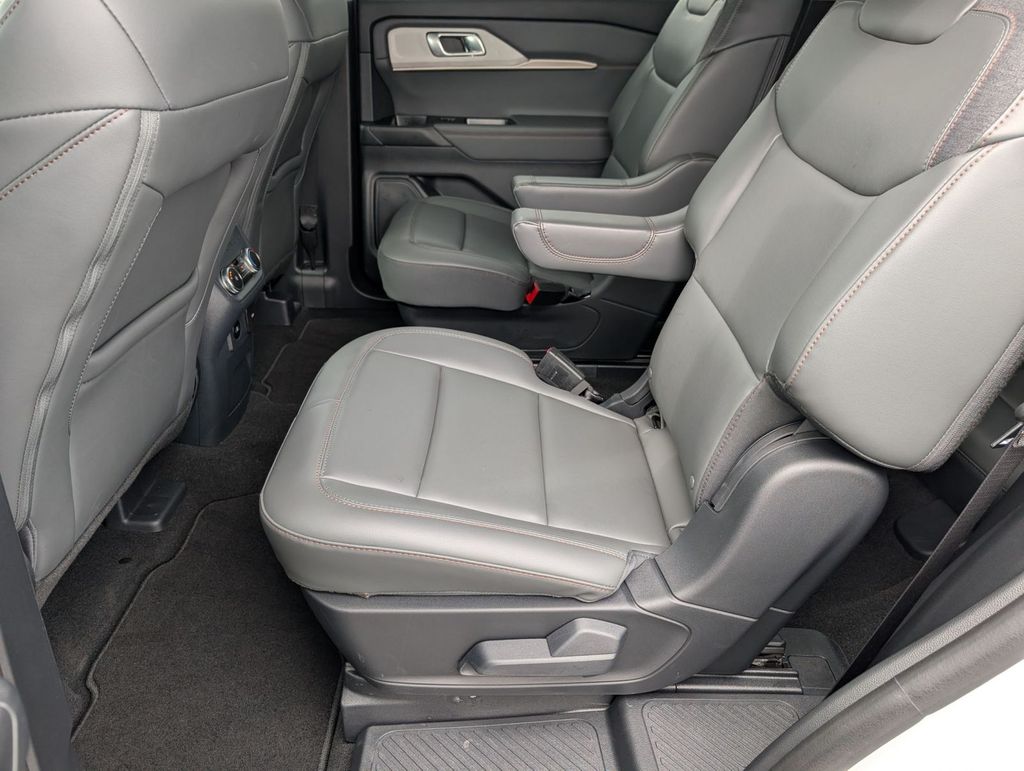 New 2025 Ford Explorer - photo 47