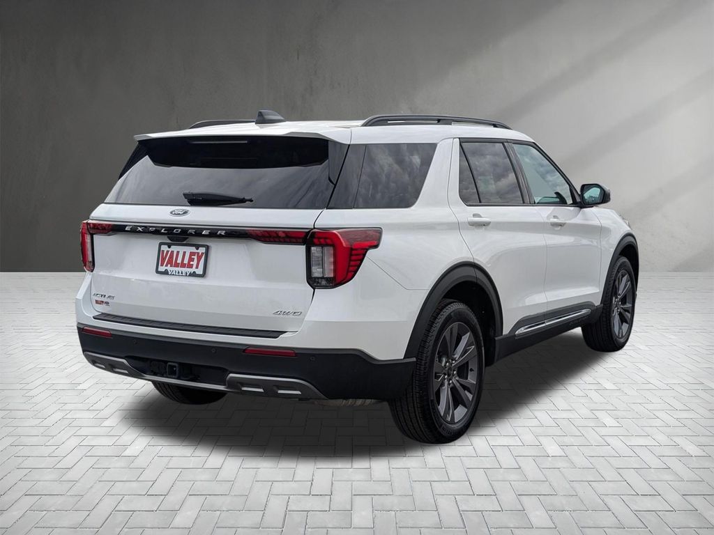 New 2025 Ford Explorer - photo 2