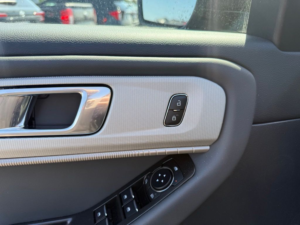 New 2026 Ford Explorer - photo 14