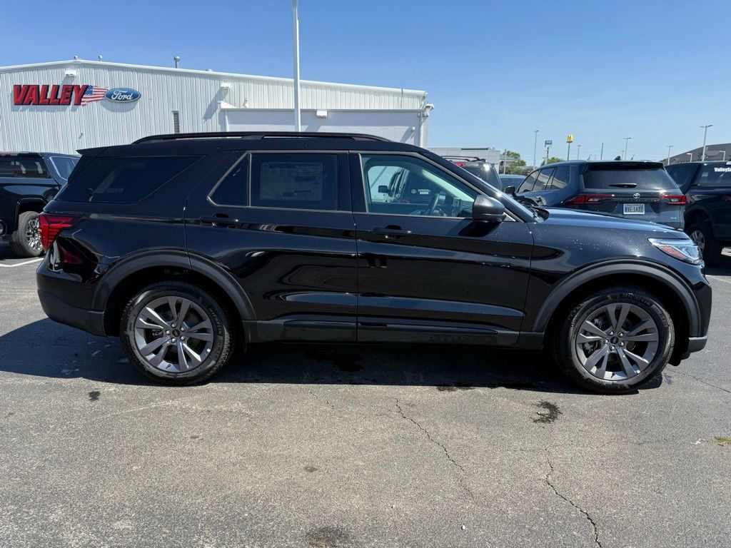 New 2026 Ford Explorer - photo 2