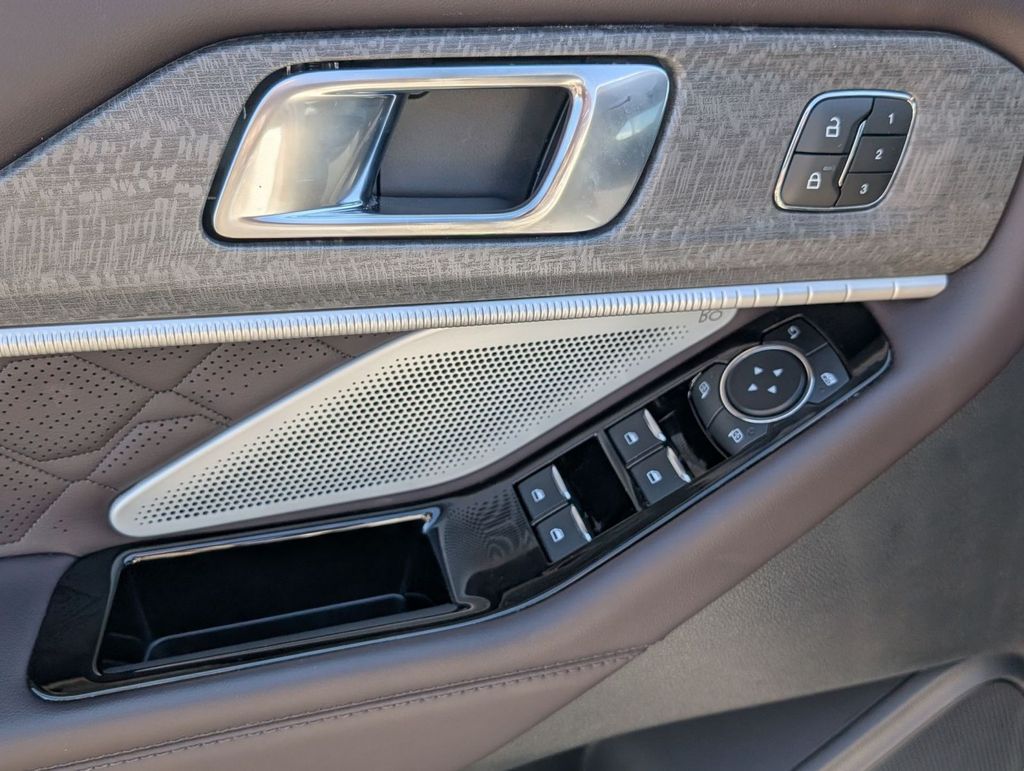 New 2026 Ford Explorer - photo 29