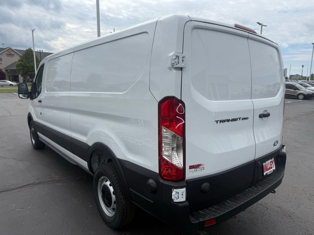 New 2026 Ford Transit 250 - photo 7