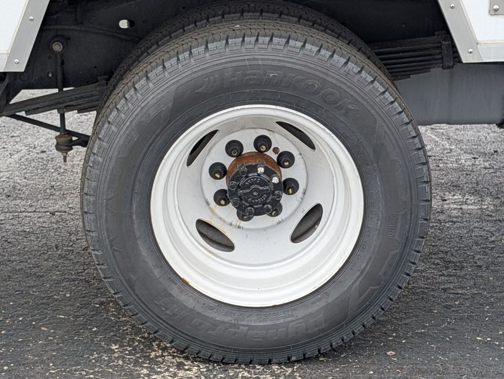 New 2026 Ford E-450 - photo 17