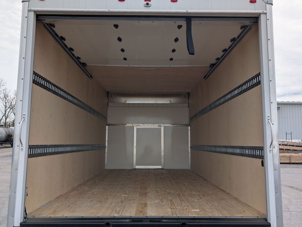 New 2026 Ford E-450 - photo 20