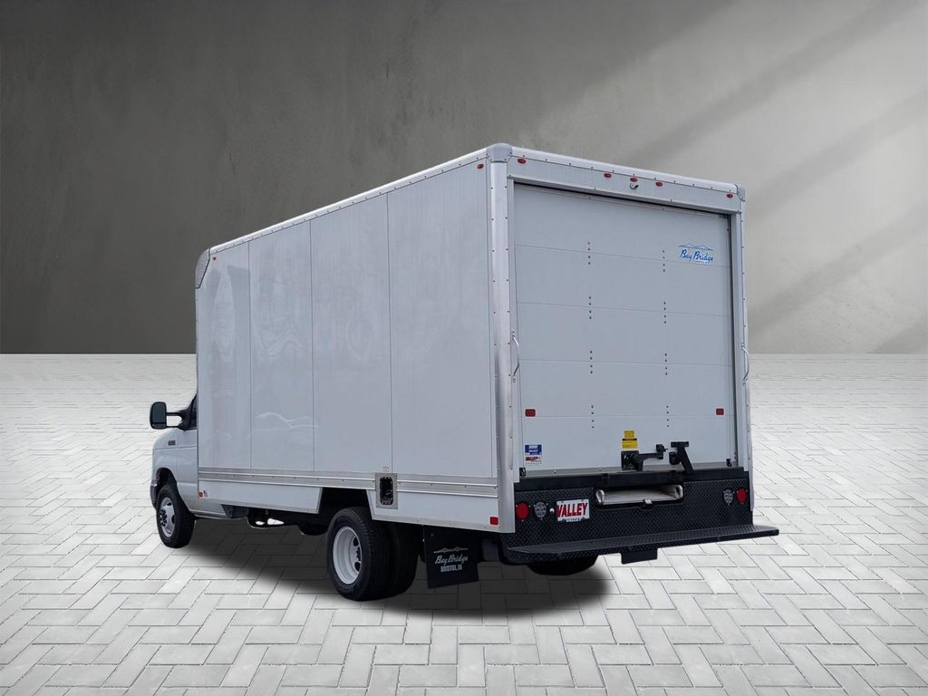 New 2026 Ford E-450 - photo 9