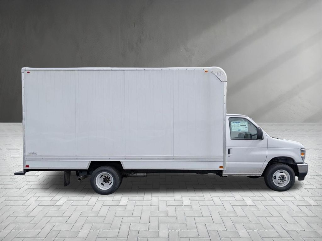 New 2026 Ford E-450 - photo 11