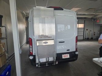 Used 2023 Ford Transit 250 - photo 7