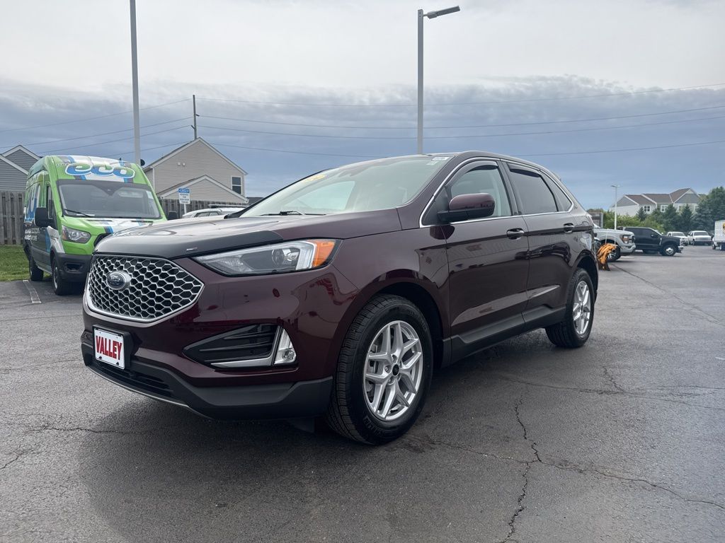 Used 2024 Ford Edge - photo 2