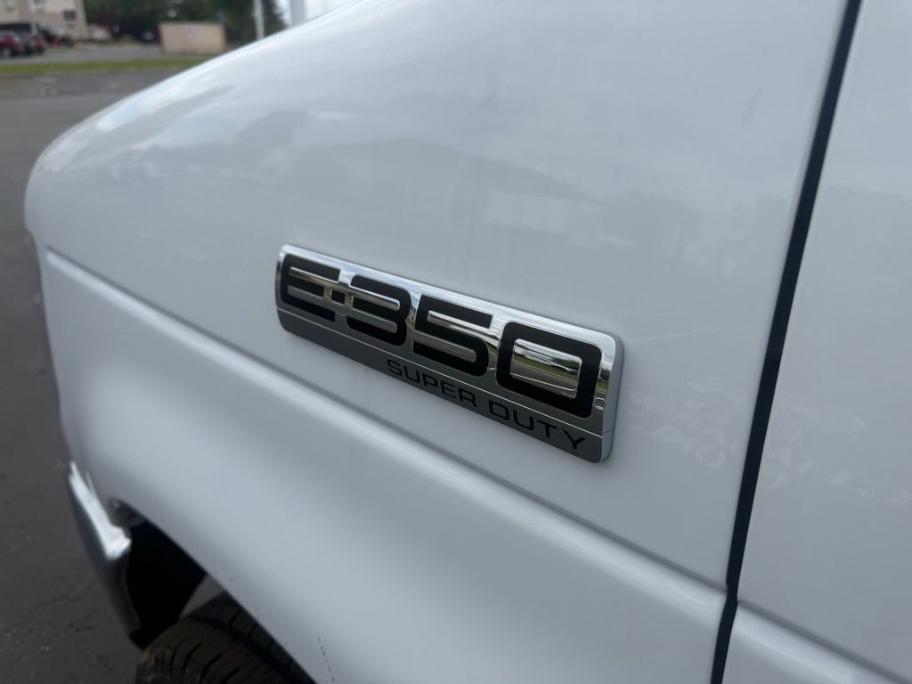 New 2026 Ford E-350 - photo 12