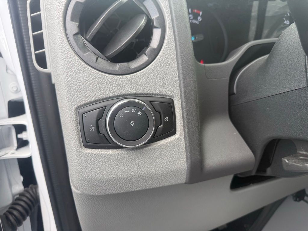 New 2026 Ford E-350 - photo 16