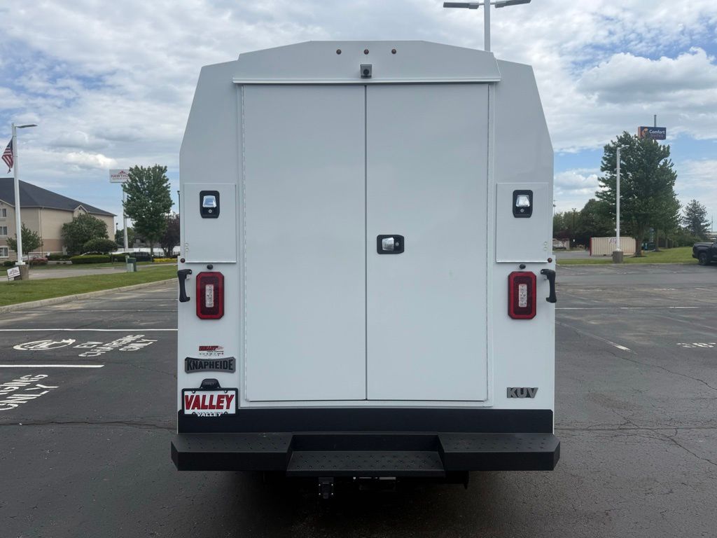 New 2026 Ford E-350 - photo 6