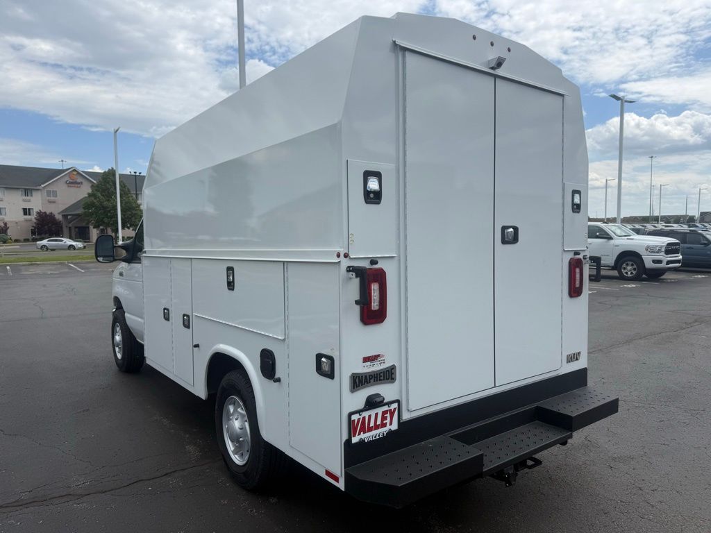 New 2026 Ford E-350 - photo 7