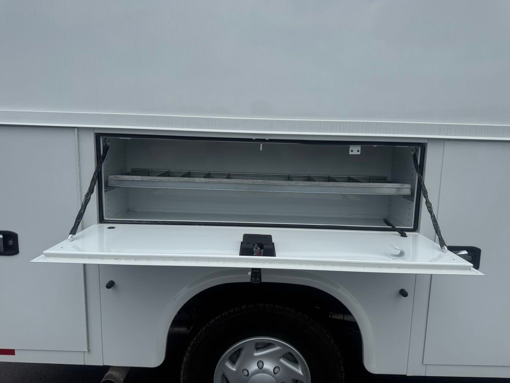 New 2026 Ford E-350 - photo 54