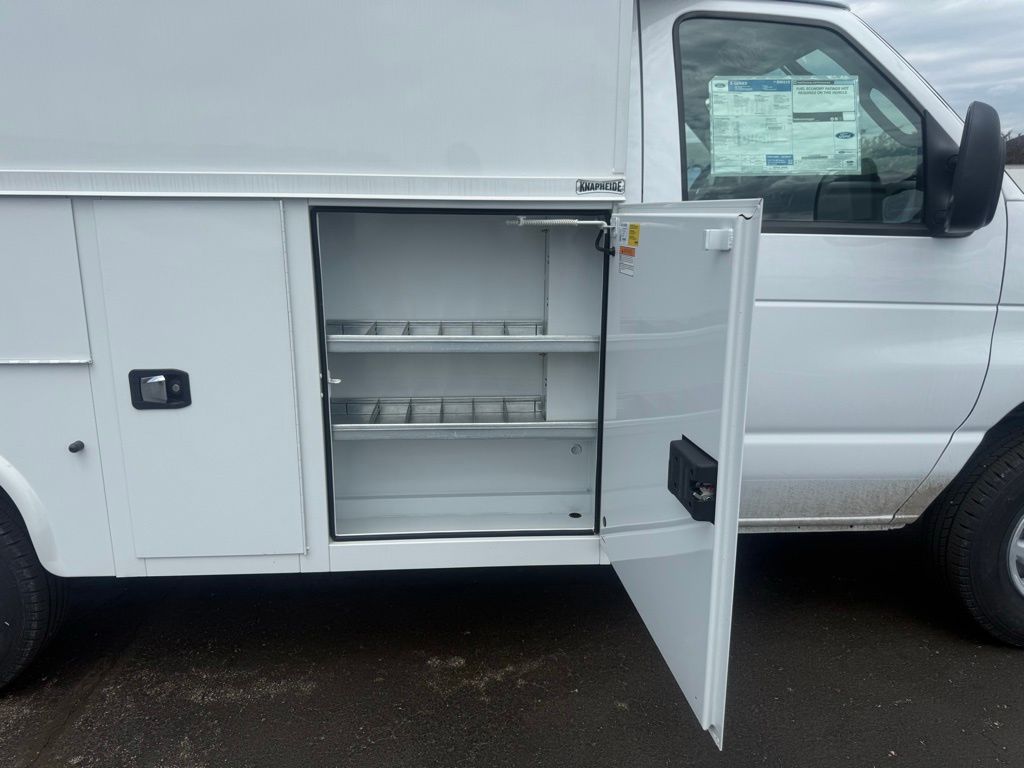 New 2026 Ford E-350 - photo 58