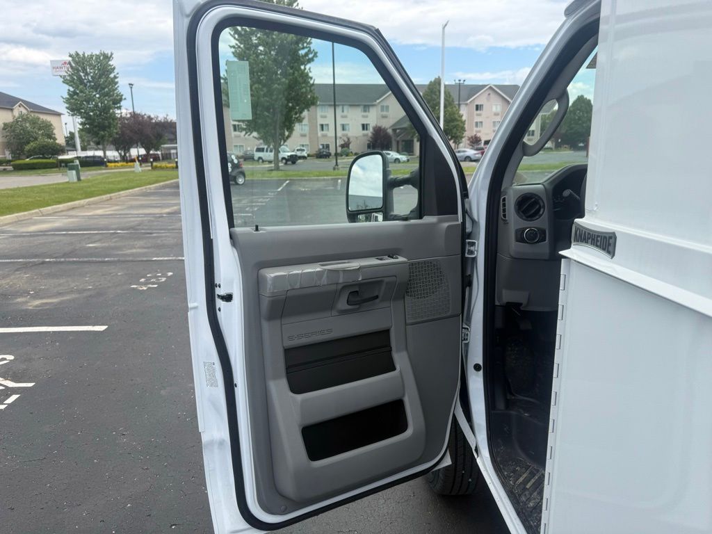 New 2026 Ford E-350 - photo 13