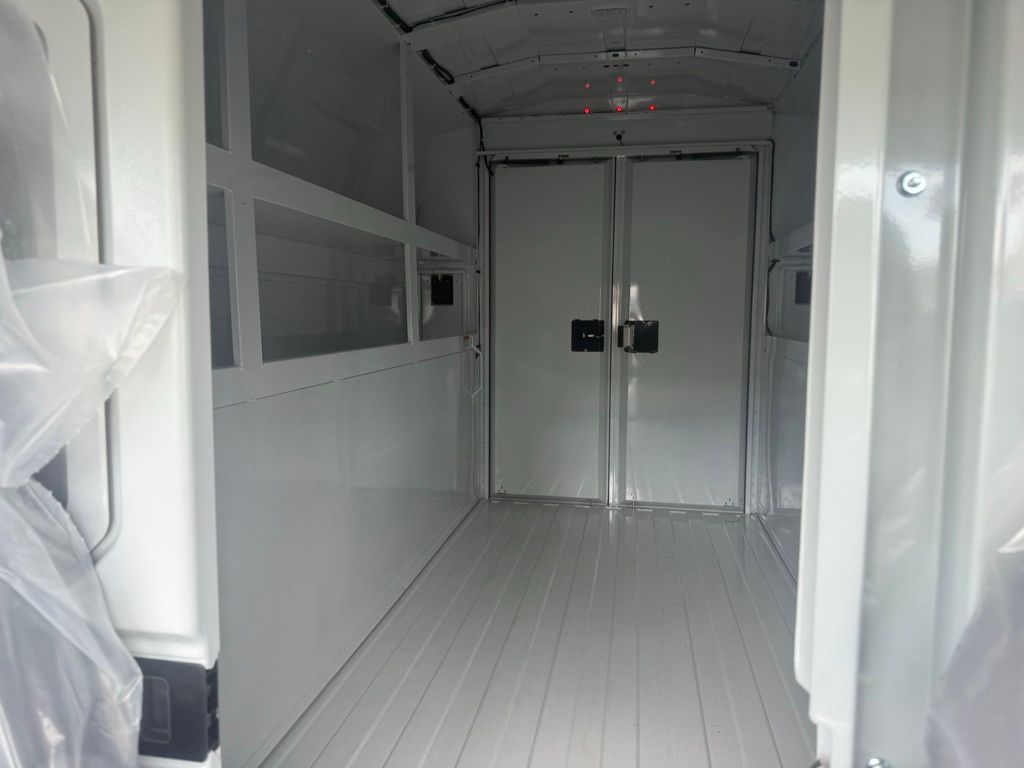 New 2026 Ford E-350 - photo 28