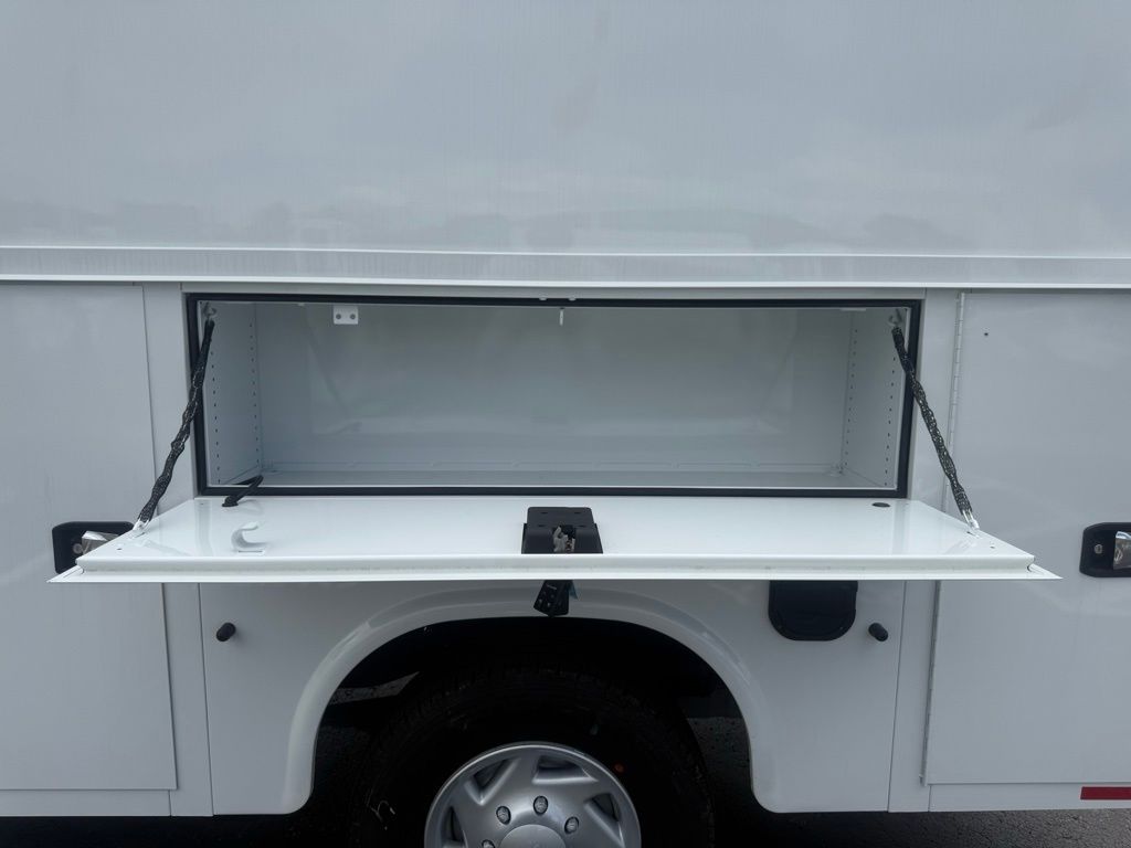New 2026 Ford E-350 - photo 36
