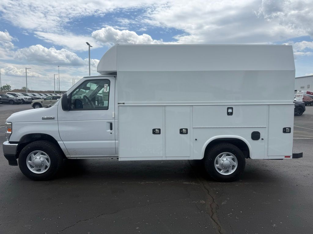 New 2026 Ford E-350 - photo 8