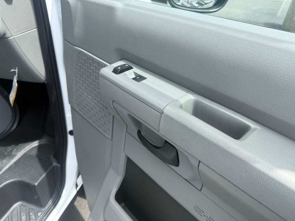 New 2026 Ford E-350 - photo 62