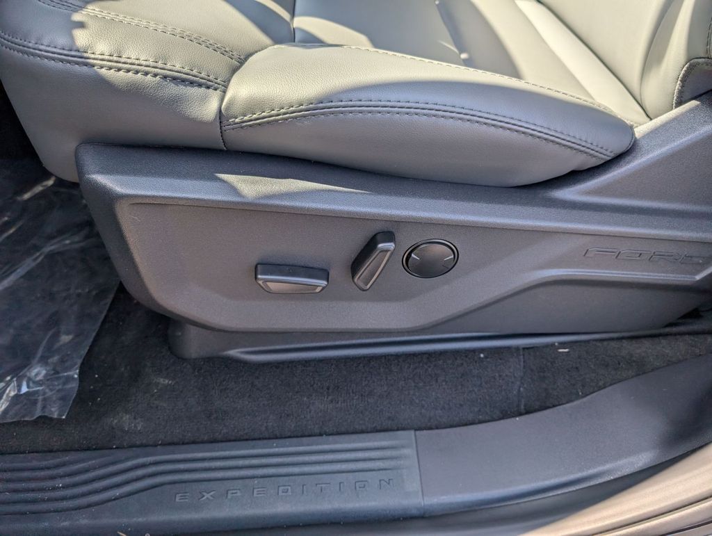 New 2026 Ford Expedition - photo 30