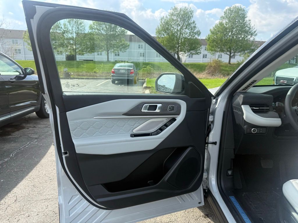 New 2026 Ford Explorer - photo 12