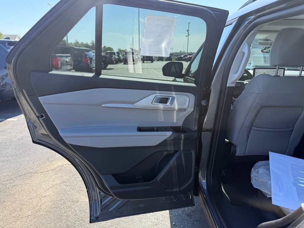 New 2026 Ford Explorer - photo 31