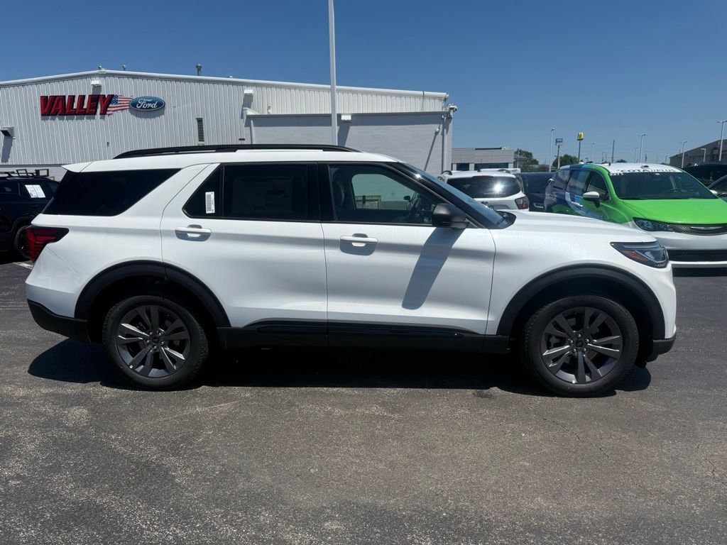 New 2026 Ford Explorer - photo 2