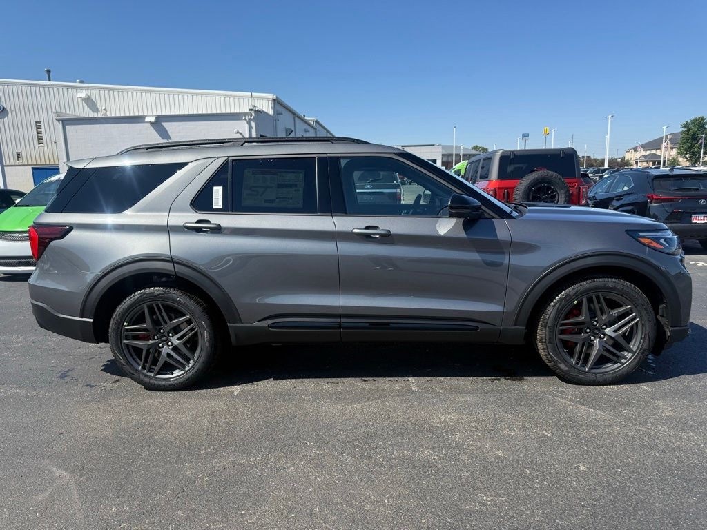 New 2026 Ford Explorer - photo 2
