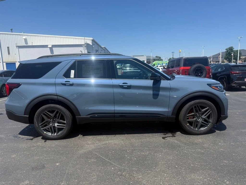 New 2026 Ford Explorer - photo 2