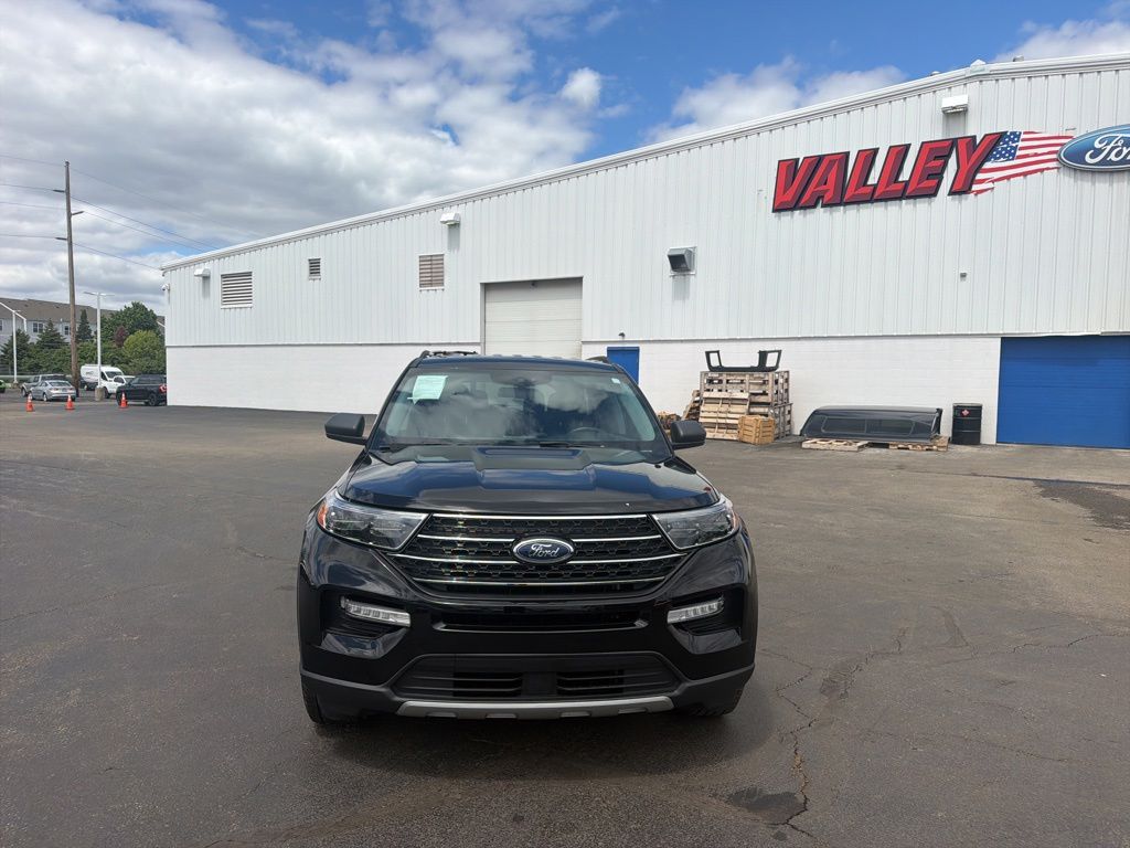 Used 2022 Ford Explorer - photo 2