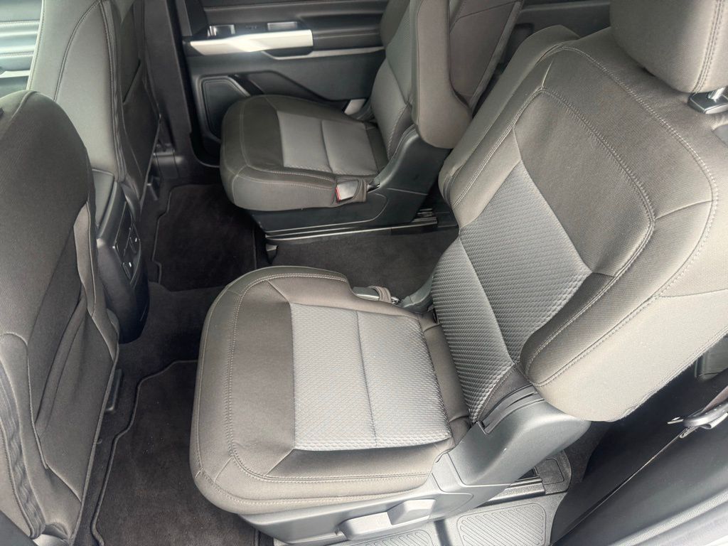 Used 2024 Ford Explorer - photo 35