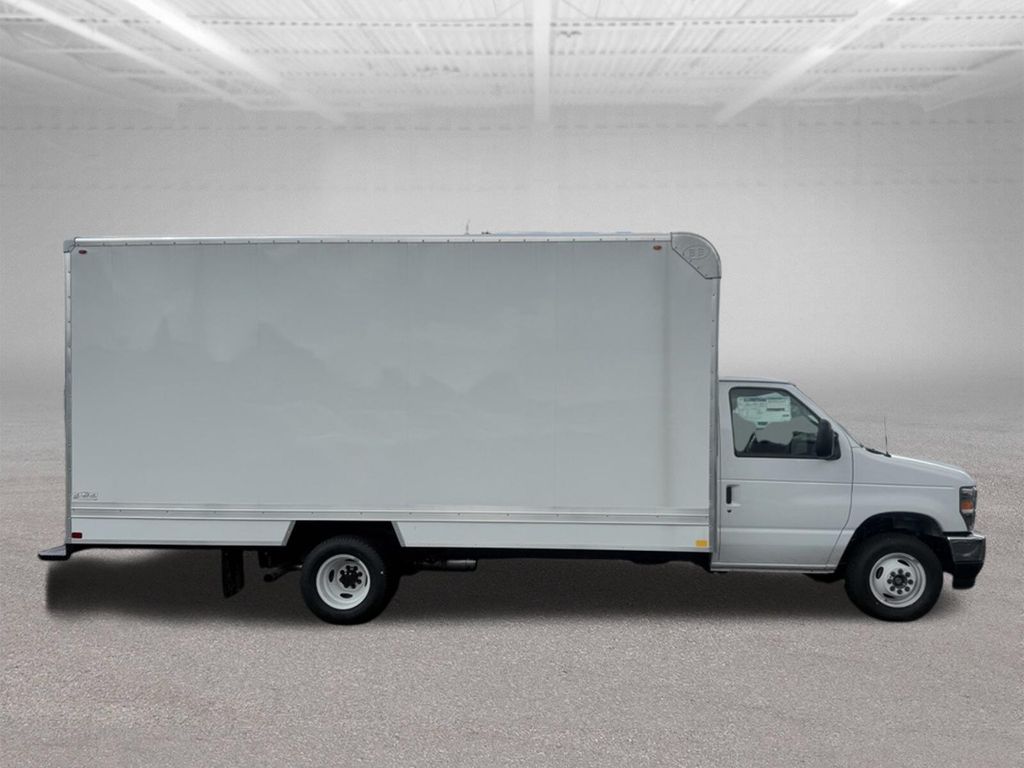 New 2027 Ford E-450 - photo 2