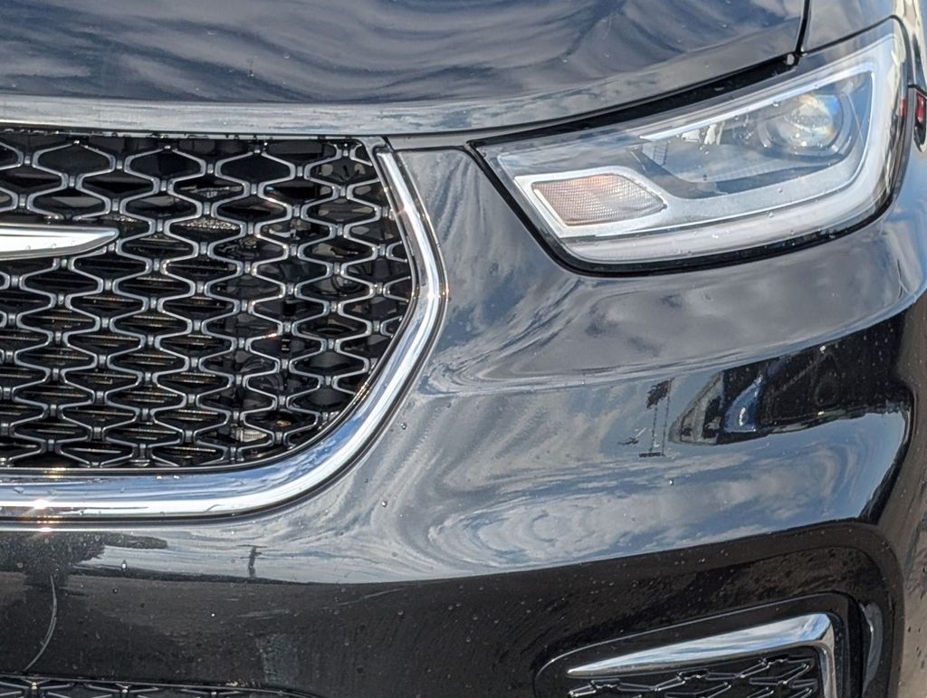 Used 2023 Chrysler Pacifica - photo 12