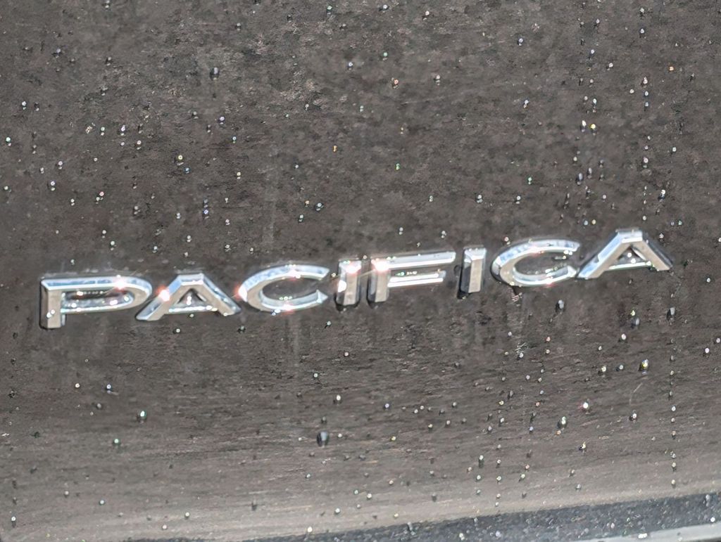 Used 2023 Chrysler Pacifica - photo 15