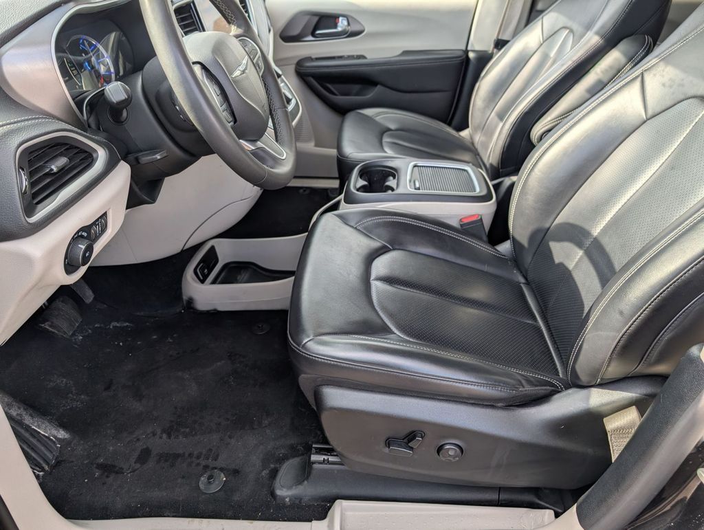 Used 2023 Chrysler Pacifica - photo 23