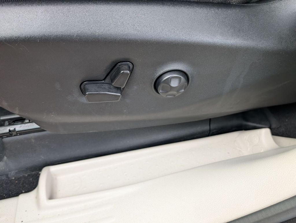 Used 2023 Chrysler Pacifica - photo 24