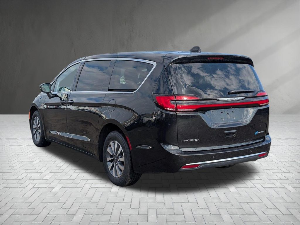 Used 2023 Chrysler Pacifica - photo 9