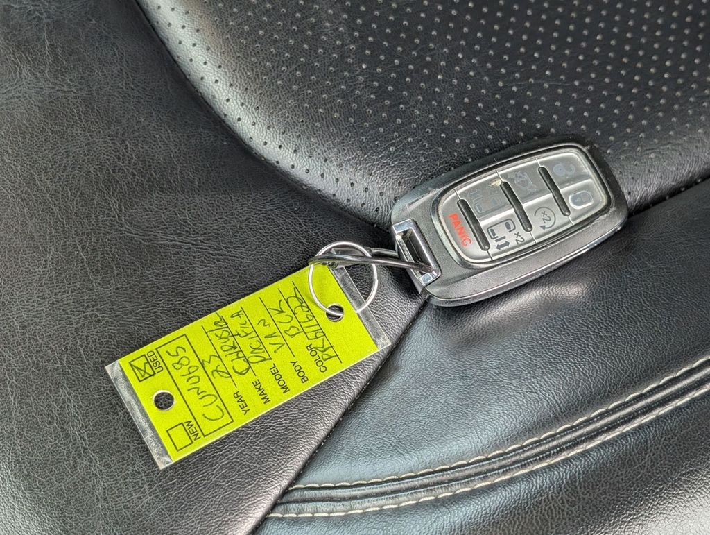 Used 2023 Chrysler Pacifica - photo 36