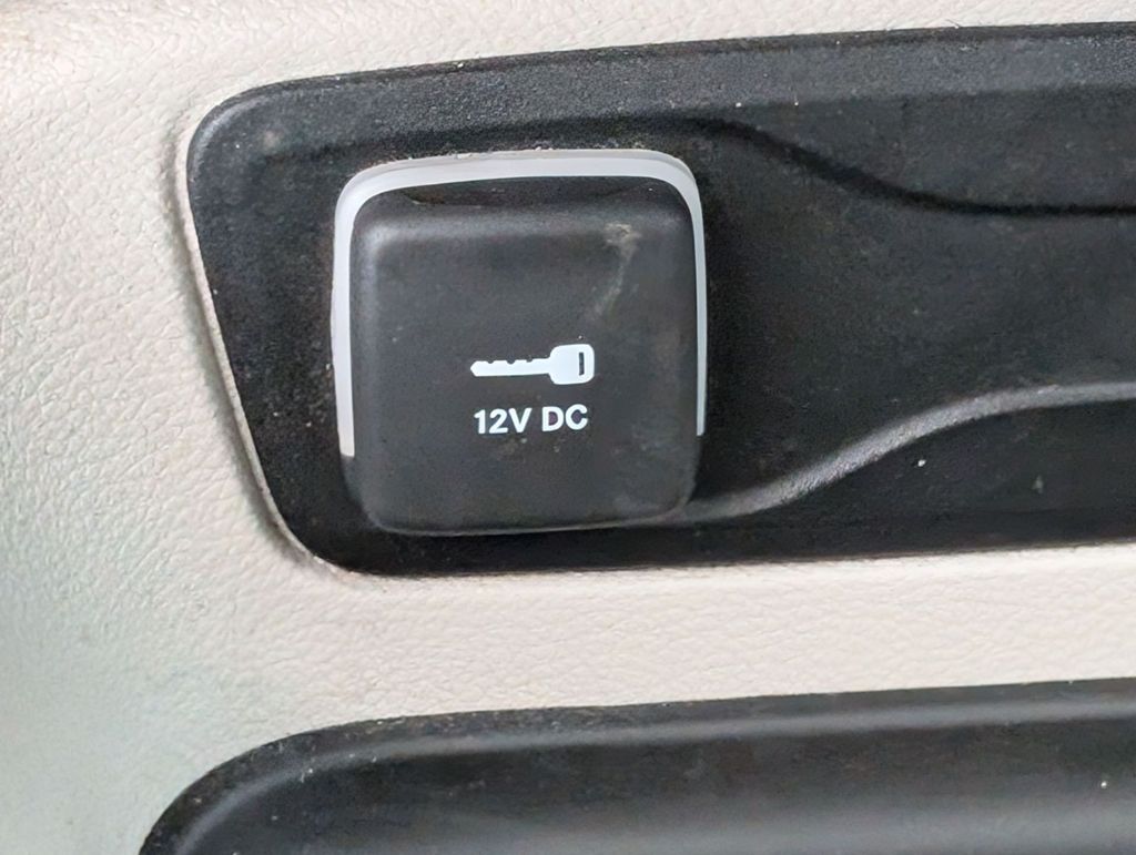 Used 2023 Chrysler Pacifica - photo 37