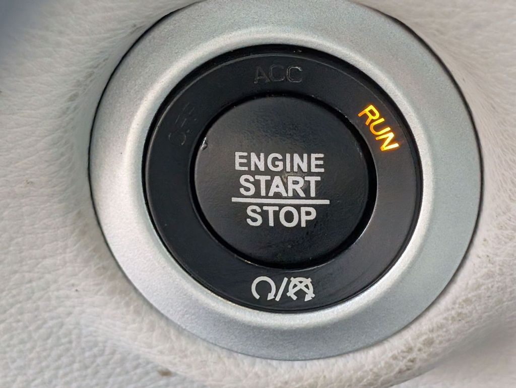 Used 2023 Chrysler Pacifica - photo 42