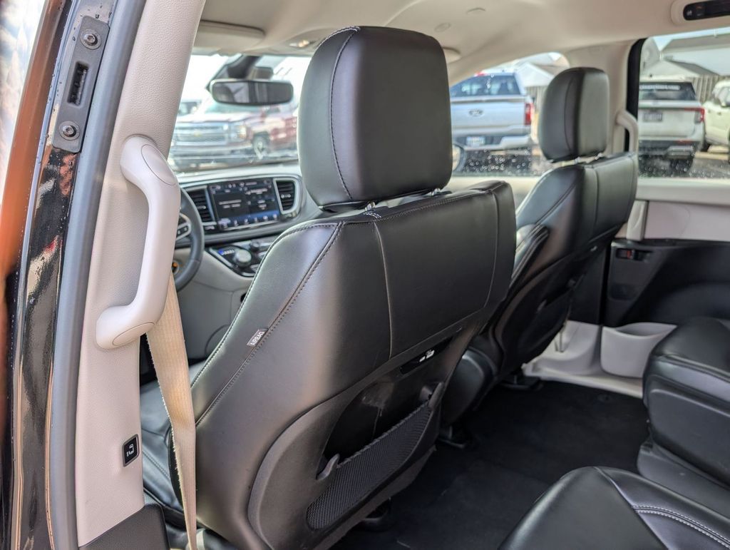 Used 2023 Chrysler Pacifica - photo 45