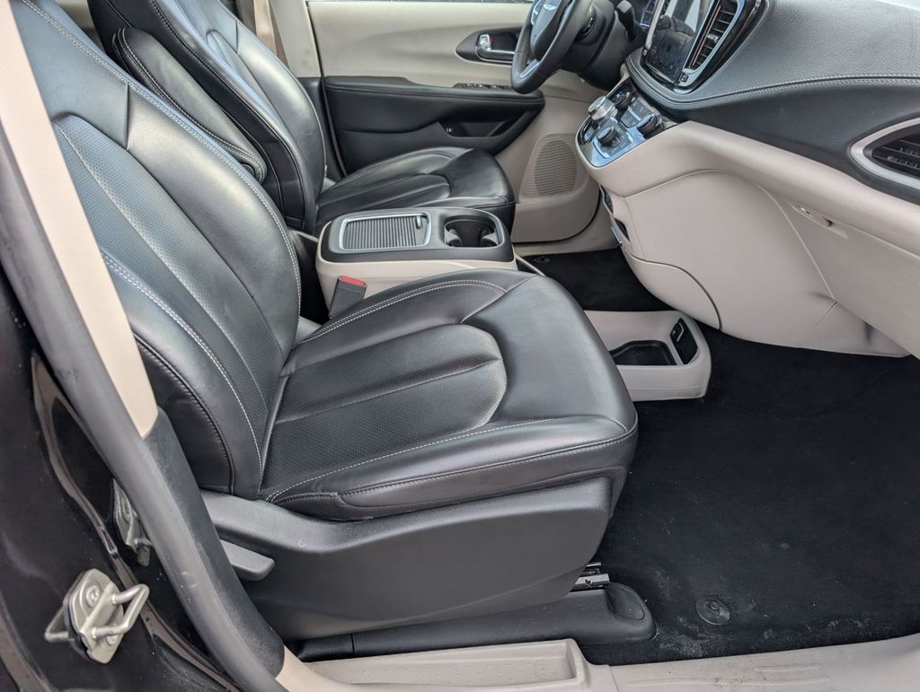 Used 2023 Chrysler Pacifica - photo 50