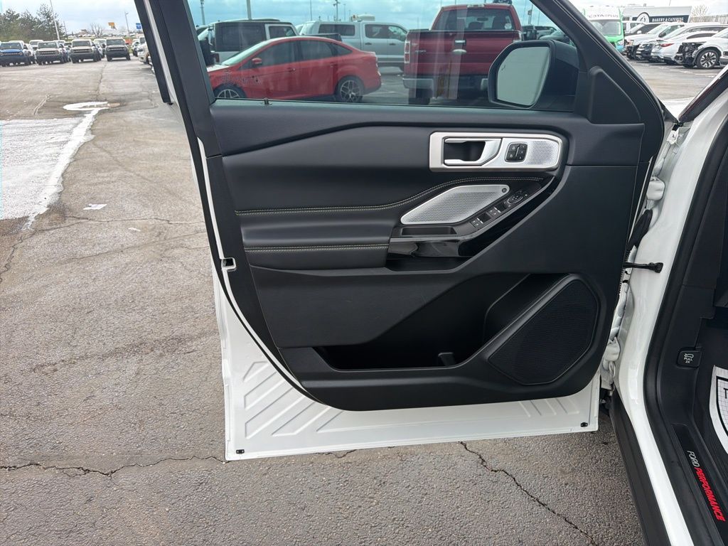 Used 2024 Ford Explorer - photo 22