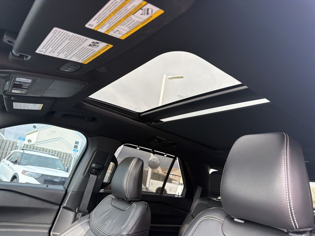 Used 2024 Ford Explorer - photo 11
