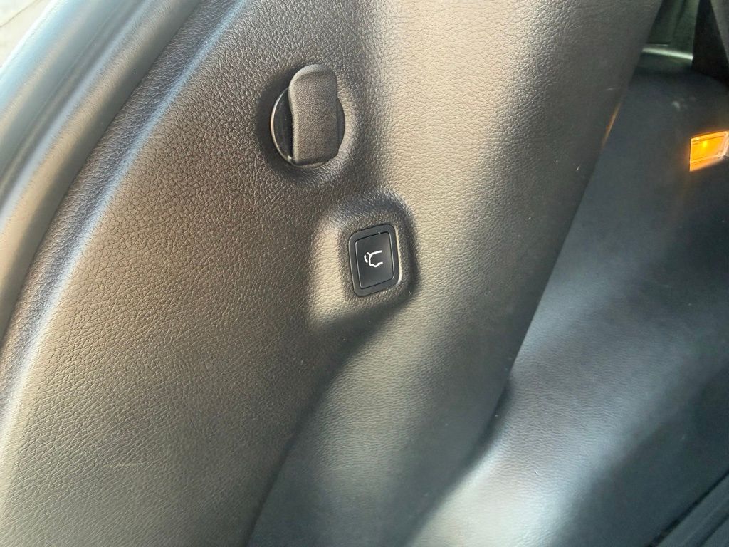 Used 2023 Jeep Compass - photo 1