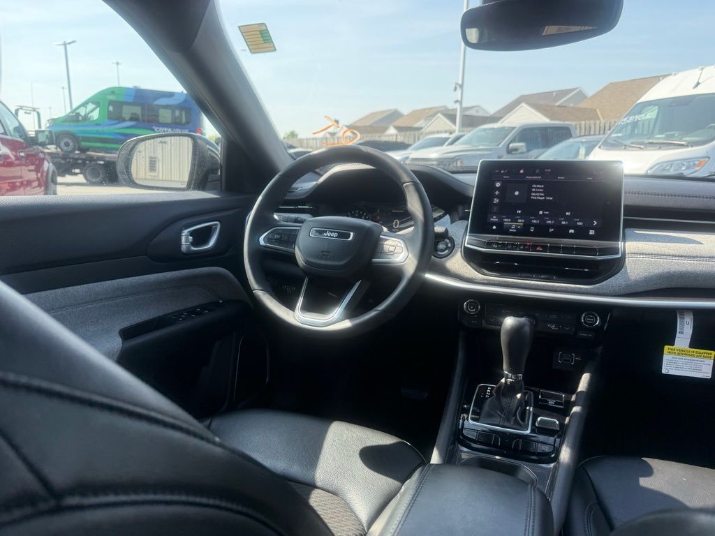 Used 2023 Jeep Compass - photo 9