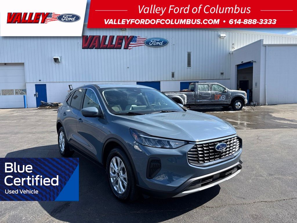 Used 2023 Ford Escape - photo 1