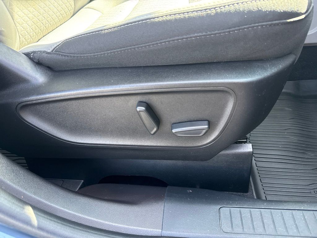 Used 2023 Ford Escape - photo 32